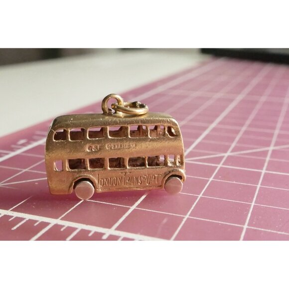 Vintage 9K Gold London Bus Charm Pendant "London Transport" Engraved Rotating Wh - Picture 11 of 14